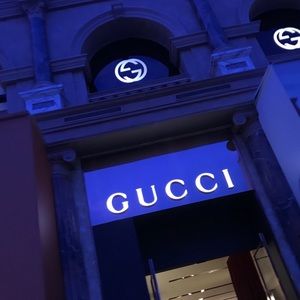 Meet your Posher, Angie